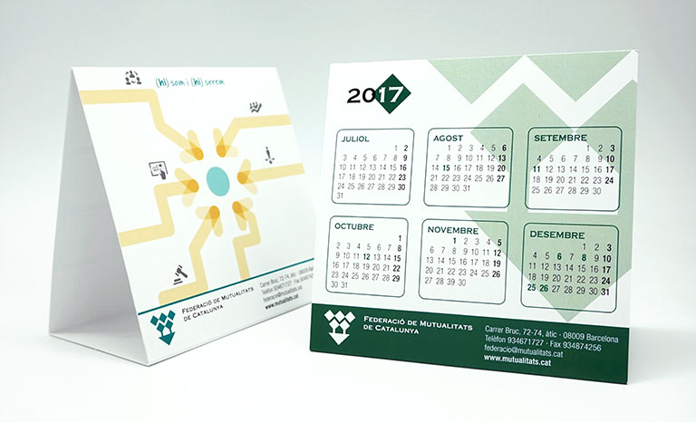 Calendario mesa triangular